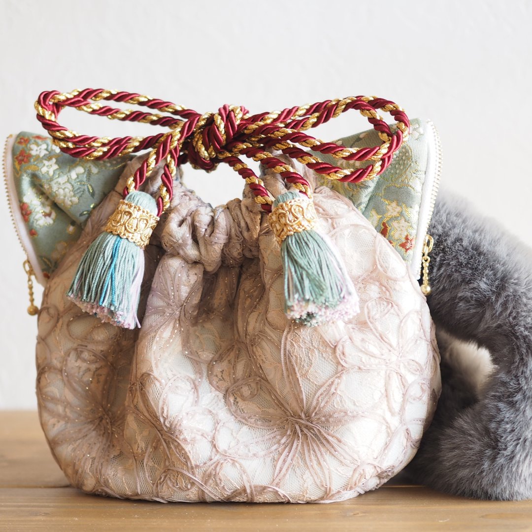 Gorgeous three-dimensional flower lover lace cat-shaped drawstring shoulder bag - 侧背包/斜挎包 - 棉 白色