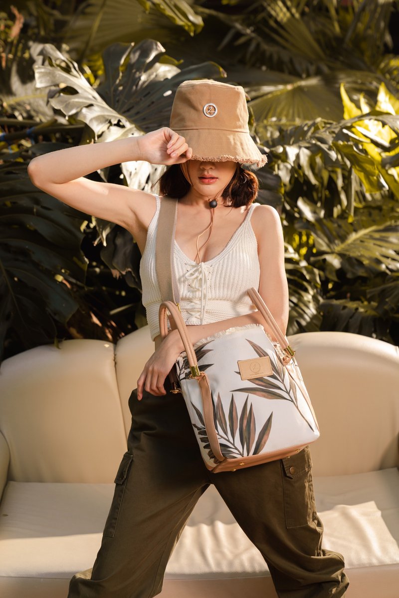 Wild n Out Fringed Bucket Hat - Peanut - 帽子 - 环保材料 卡其色