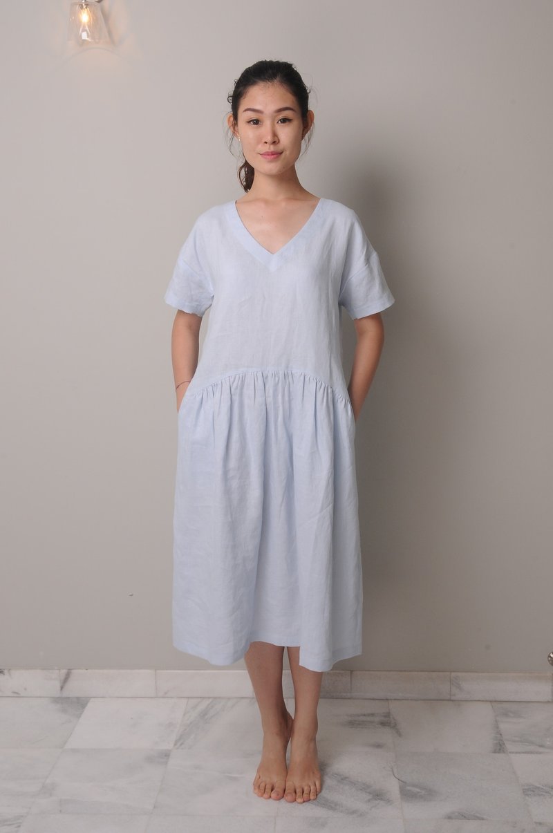 Linen Dress / Flarey Linen Dress / V Neckline / Below-The-Knee Length /  EP-D651 - 洋装/连衣裙 - 亚麻 