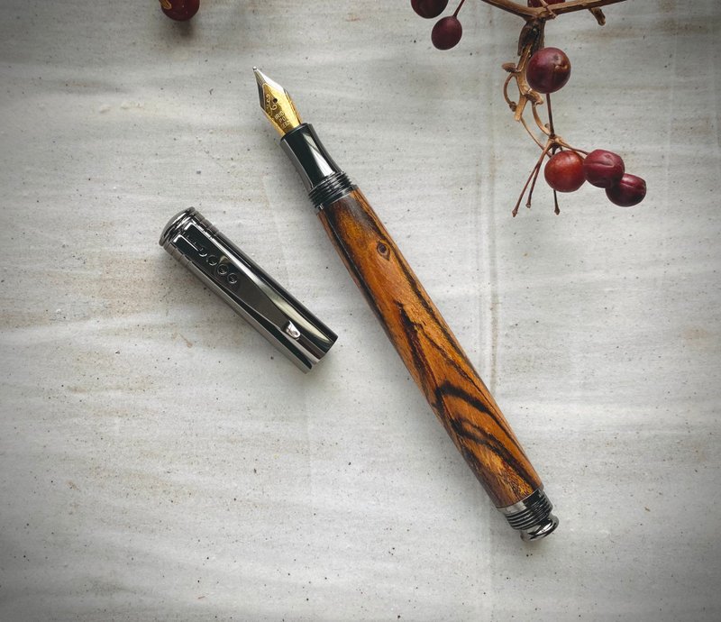 墨西哥黄金檀  钢笔(F尖) - 钢笔 - 木头 