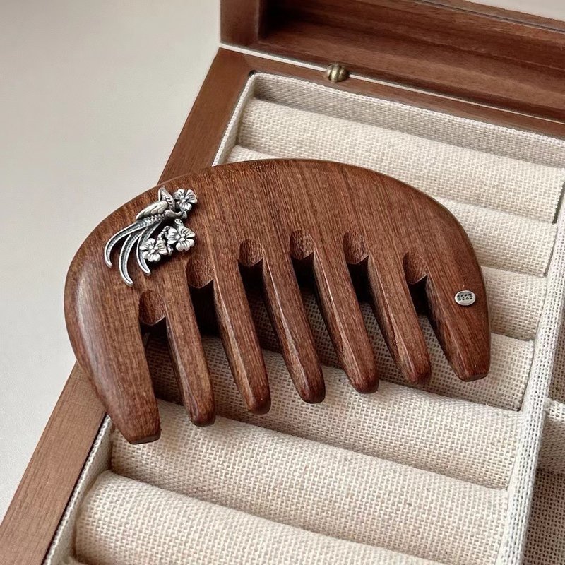 新款金丝檀木梳镶嵌925银樱花 凤凰花开檀木梳子 - 发带/发箍 - 木头 