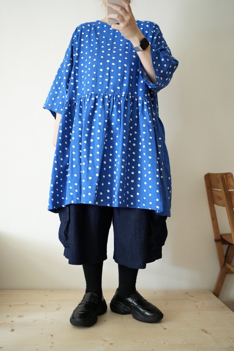 软软的宝蓝点点短版小洋装 - 洋装/连衣裙 - 棉．麻 蓝色