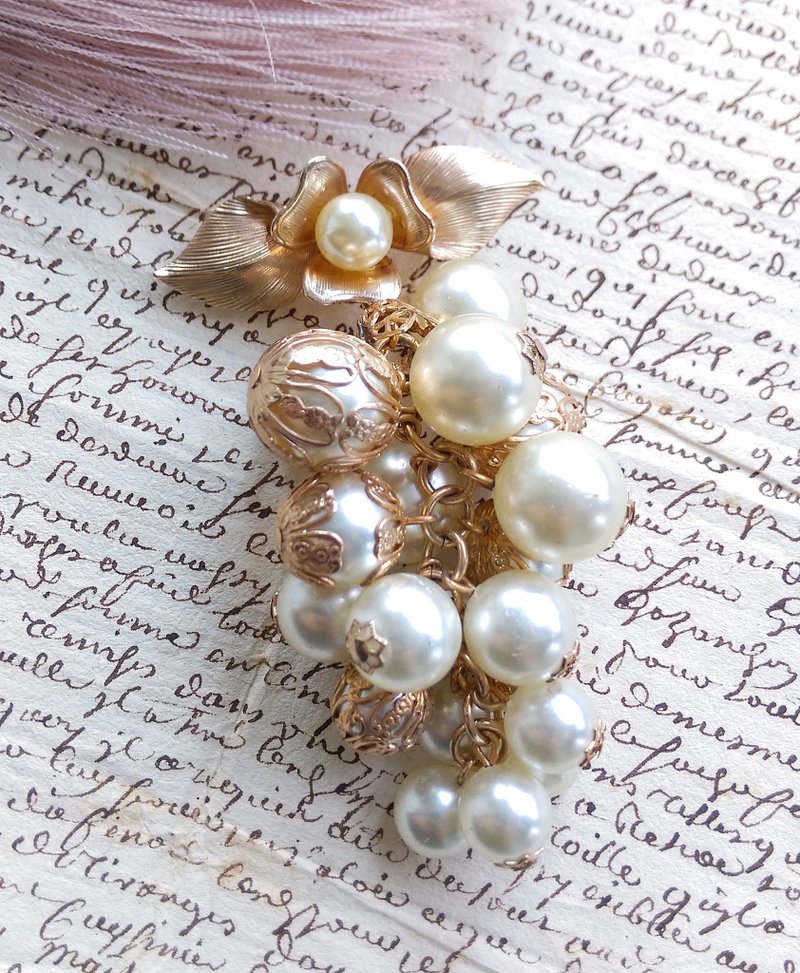 Vintage Jewelry 西洋古董饰品 立体花卉 串珠花 别针 - 徽章/别针 - 其他金属 金色