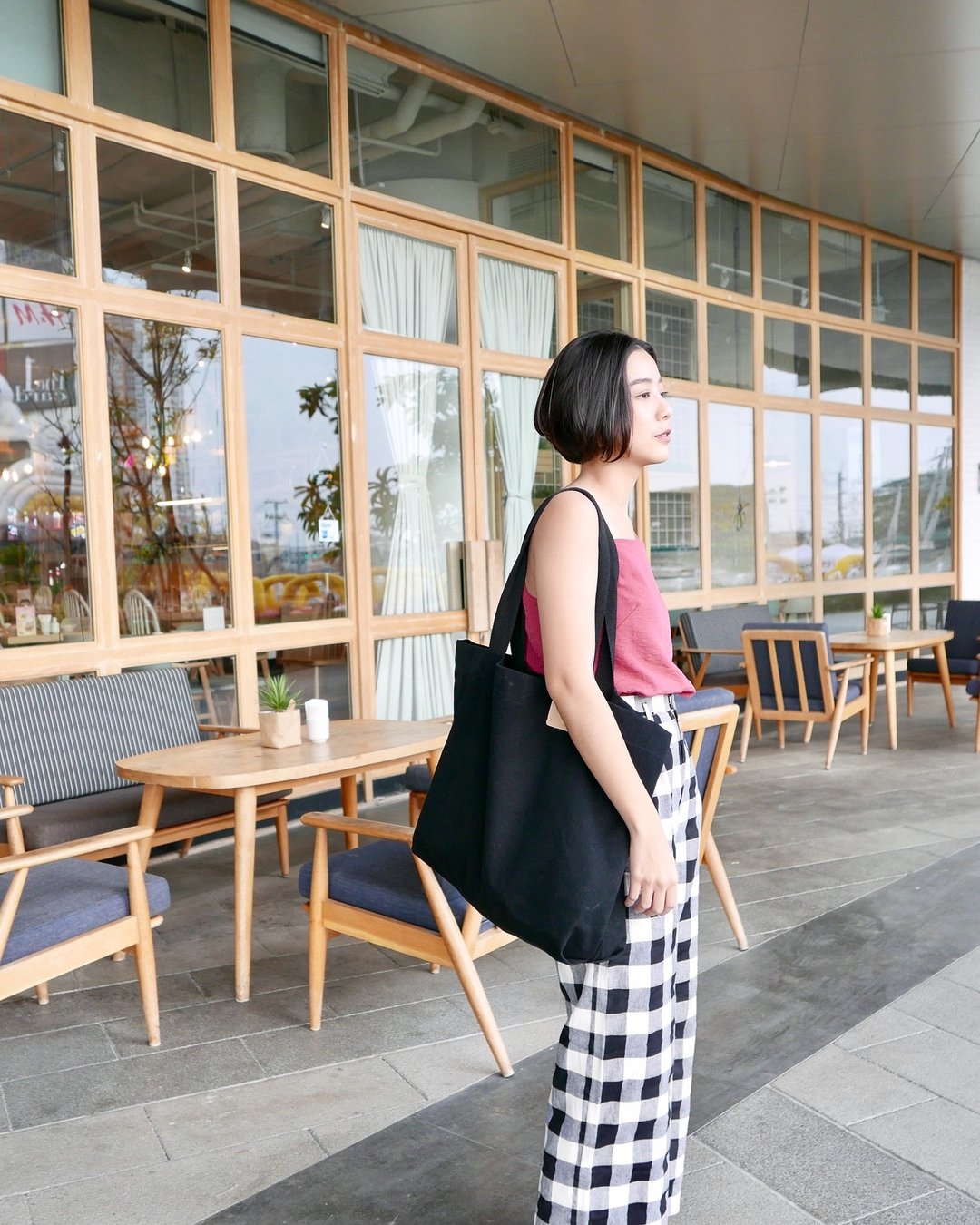 Oversized tag tote bag  Black waterproof - 侧背包/斜挎包 - 防水材质 黑色