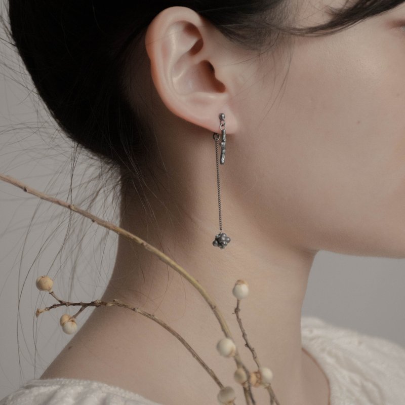 累 Fruitful I 【团】坠饰 - 染黑 - 耳环/耳夹 - 纯银 黑色