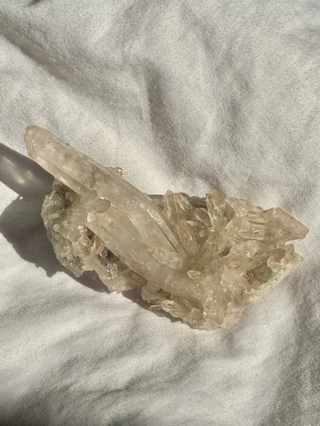 金口河 闪亮彩虹星光 独特弯双柱 白水晶簇 手握 手把玩 - 摆饰 - 水晶 透明