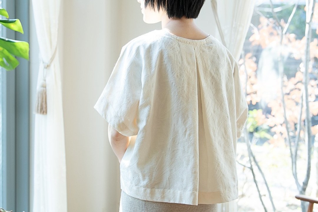有机棉提花织叶纹 后身打褶衬衫 - 女装上衣 - 棉 白色