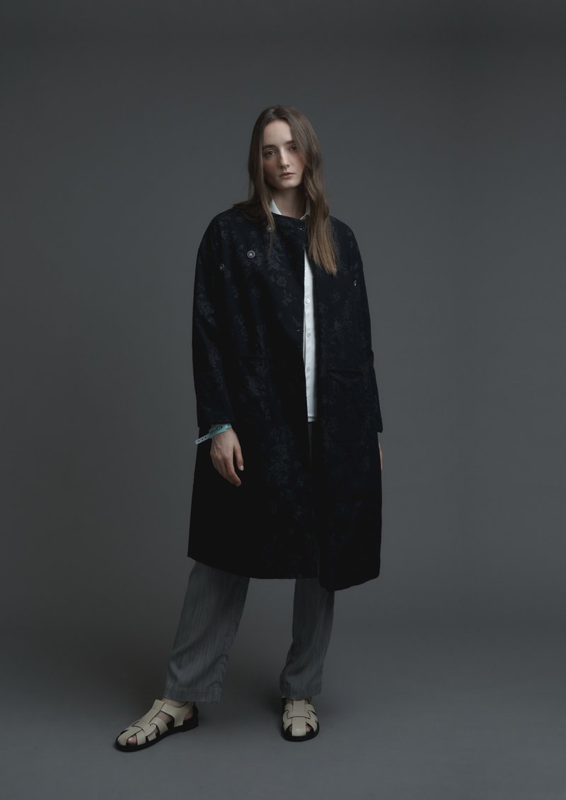 黑色新中式暗花夹棉大衣 - 女装西装外套/风衣 - 棉．麻 黑色