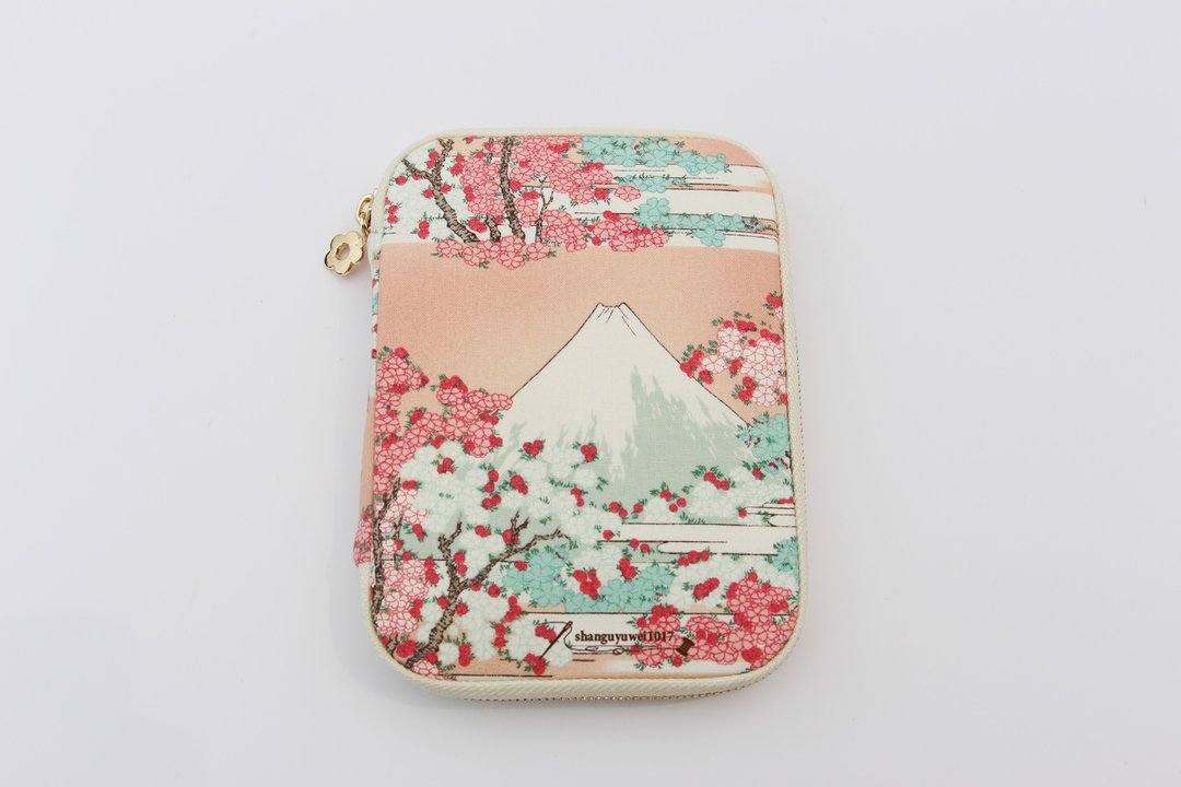 日本布料樱花富士山手工烧饼包/护照包/证件收纳包 - 手拿包 - 棉 粉红色