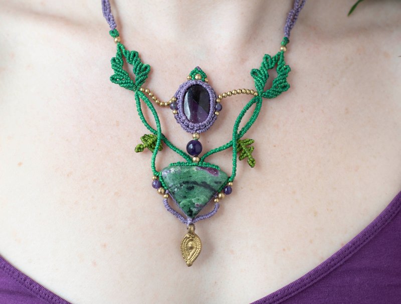 红宝石绿幽灵项链，紫水晶饰品，丛林风格编绳项链 - 项链 - 宝石 绿色