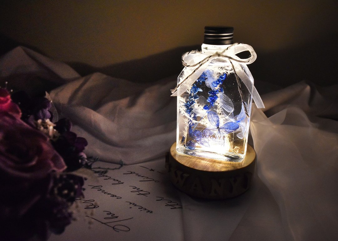 深色系浮游花小夜灯/可刻字/干燥花/永生花/生日圣诞树 - 干燥花/捧花 - 植物．花 灰色