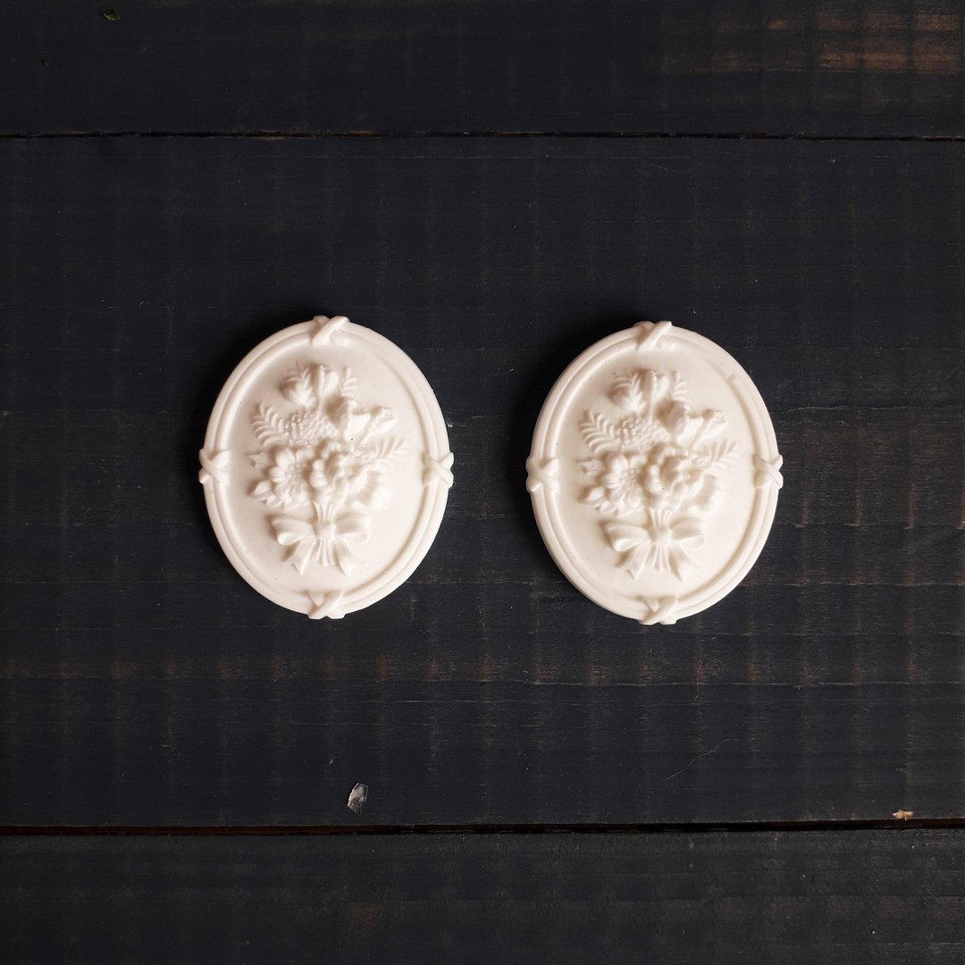 2 pcs. cameo flowers onlay trim supplies Scrapbook decor Embellishment 30*40mm - 其他 - 塑料 