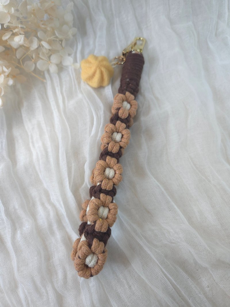 雏菊手机挂绳 奶油饼干羊毛毡屏幕擦组合款 钥匙圈 包包吊饰 - 挂绳/吊绳 - 棉．麻 咖啡色