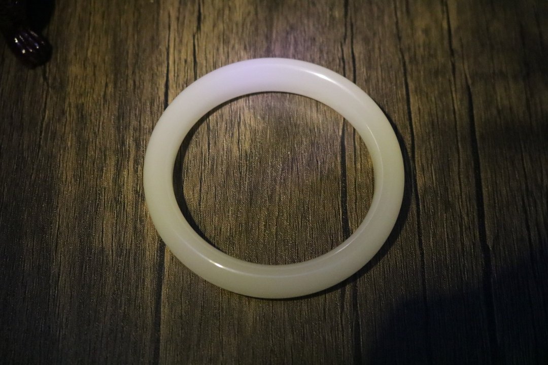 羊脂玉兰宽版手镯玉石正圈手环白玉礼盒装 - 手链/手环 - 半宝石 白色