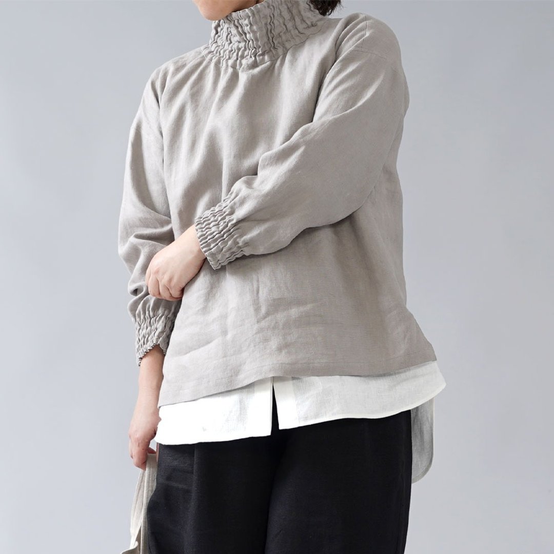 wafu --Midweight Linen Shirring-Turtle-Neck Top / Ash Pearl t052a-asp2 - 女装衬衫 - 亚麻 灰色