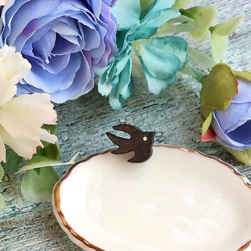 燕子  原木手工耳环 纯银耳针 单个 礼物订制 - 耳环/耳夹 - 木头 咖啡色