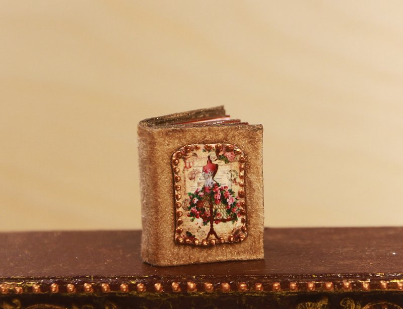 Miniature book for a dollhouse 1:12, vintage book  迷你书 - 其他 - 木头 多色
