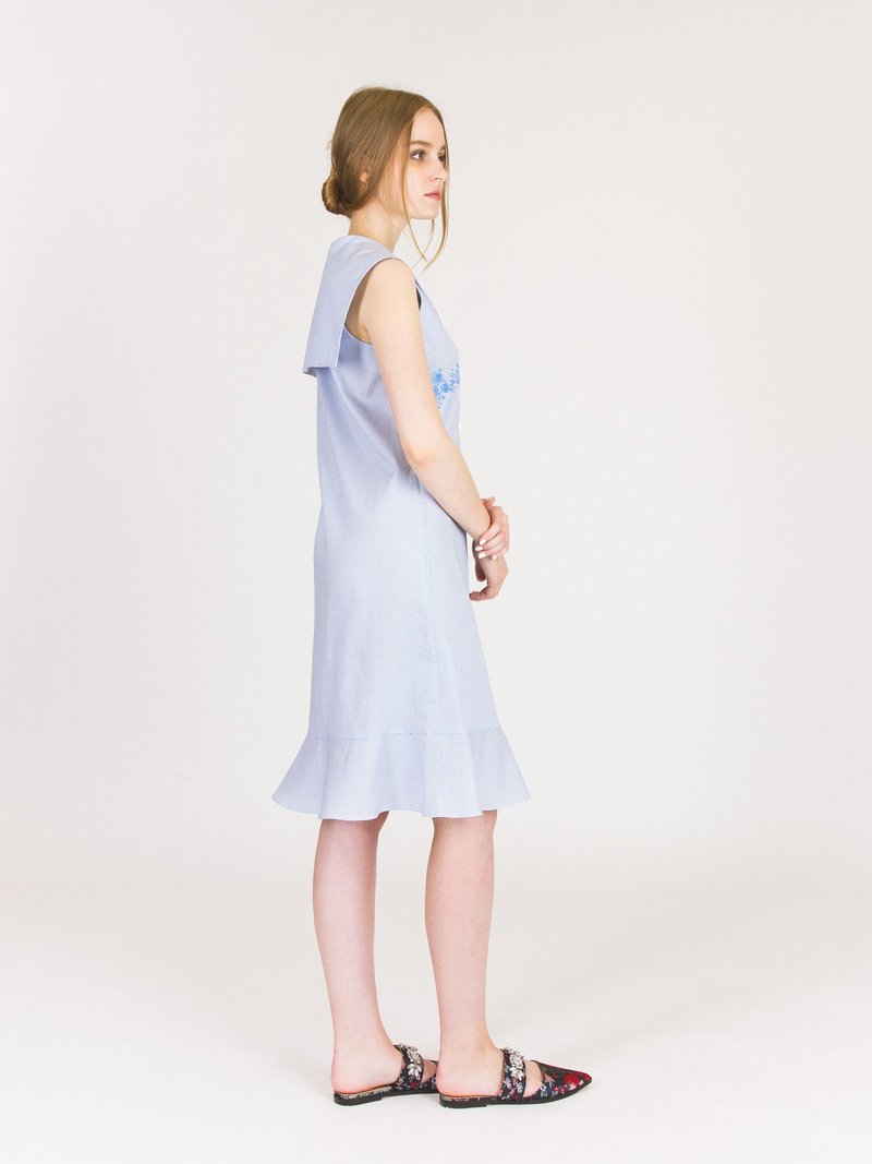 Light blue sundress for hot days, V-neck dress without sleeves - 洋装/连衣裙 - 棉．麻 蓝色