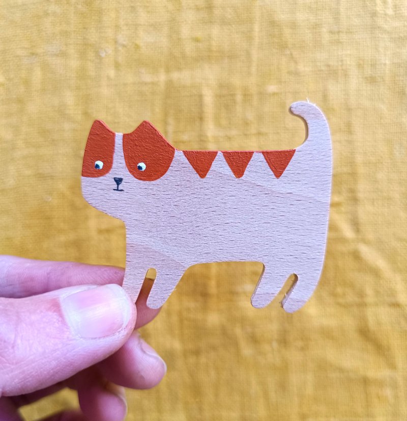 橙色的猫胸针 Neko 由手绘木材制成。给猫爱好者的最佳礼物！ - 胸针 - 木头 橘色