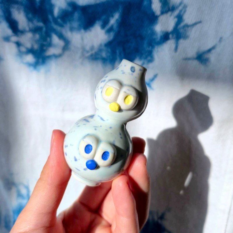 超萌送礼!土土人陶艺花器公仔-粉青 - 花瓶/陶器 - 陶 白色
