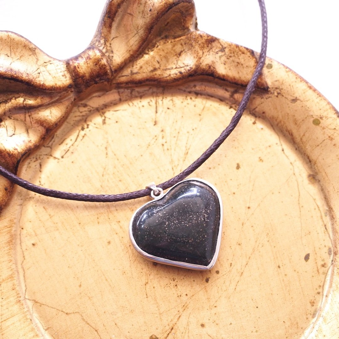 天然东菱玉 砂金石 少见爱心形状  Aventurine heart shape - 项链 - 半宝石 绿色