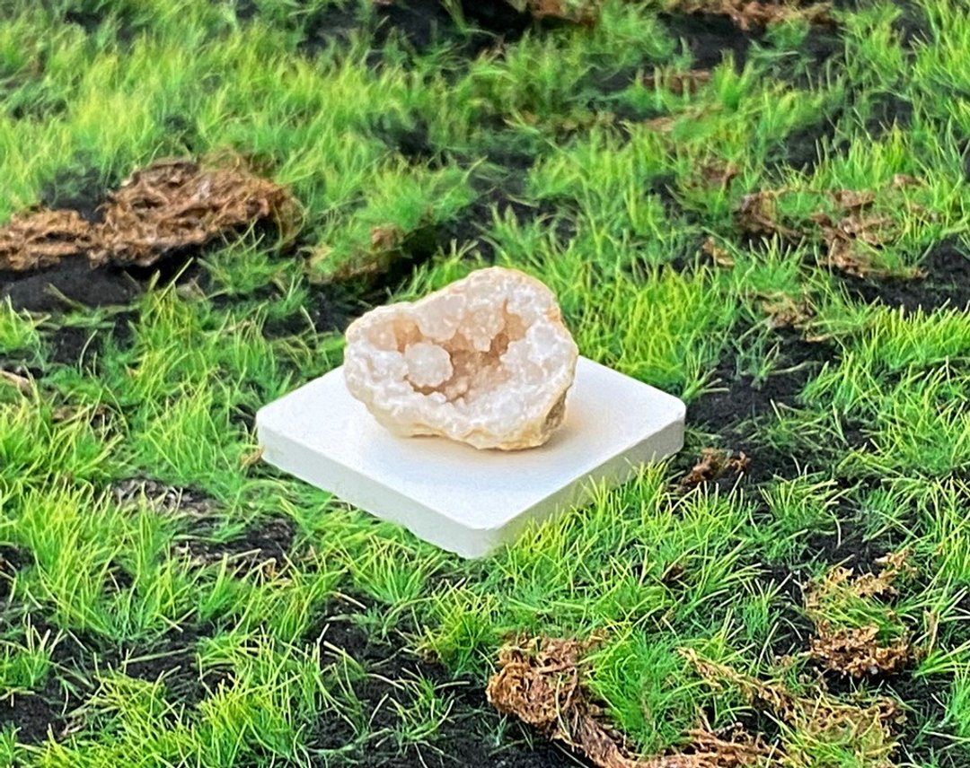 玛瑙白晶花球洞| 招财开运 净化磁场 | 快速出货 办公室风水摆件 - 摆饰 - 水晶 多色