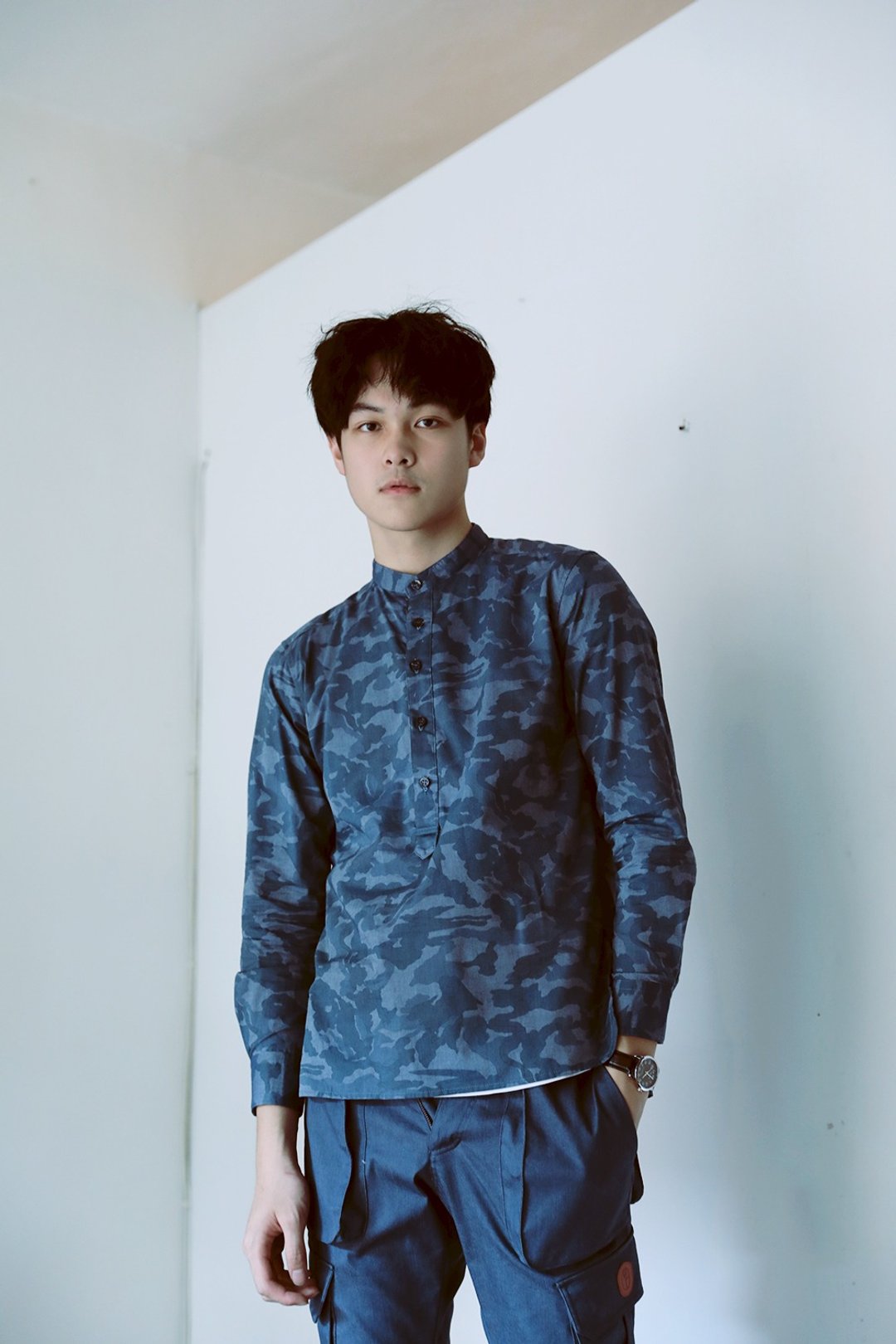 蓝迷彩半开襟平领衬衫 - 男装衬衫 - 棉．麻 蓝色