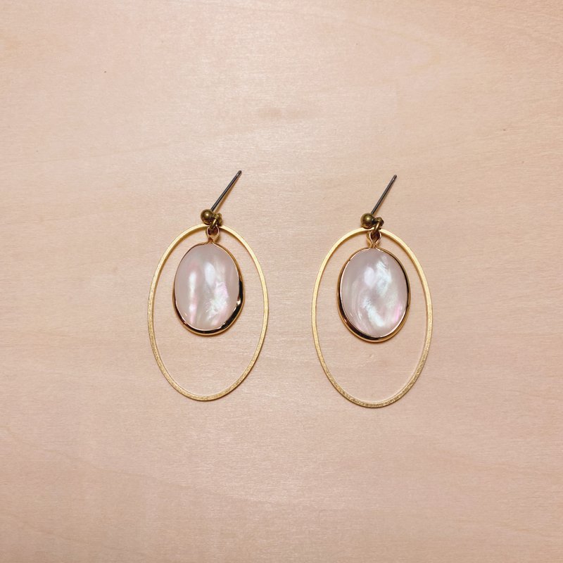 复古仿贝椭圆耳环 - 耳环/耳夹 - 铜/黄铜 白色