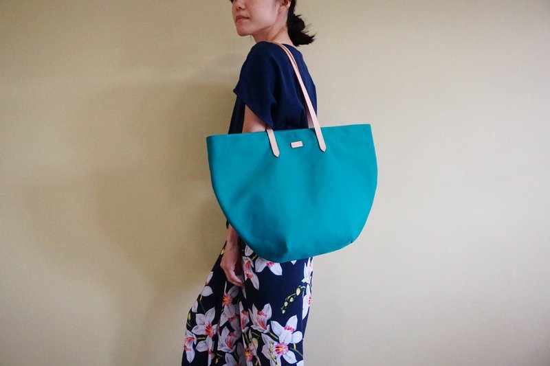 Turquoise Beach Tote Bag with Leather Strap - Casual Weekend Tote - 手提包/手提袋 - 棉．麻 蓝色