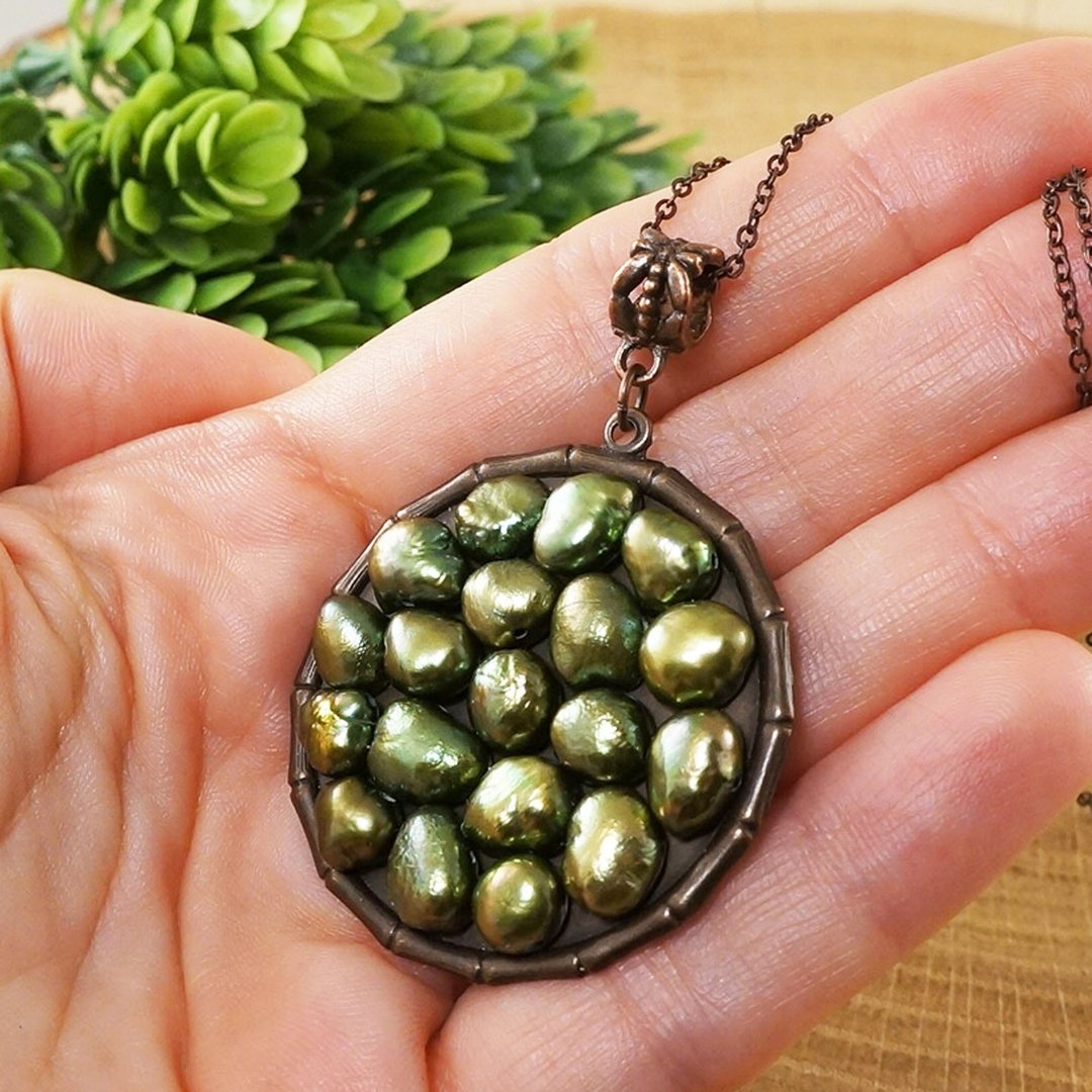 Green Bamboo Necklace Keshi Pearl Round Olive Green Pendant Necklace Jewelry - 项链 - 珍珠 绿色