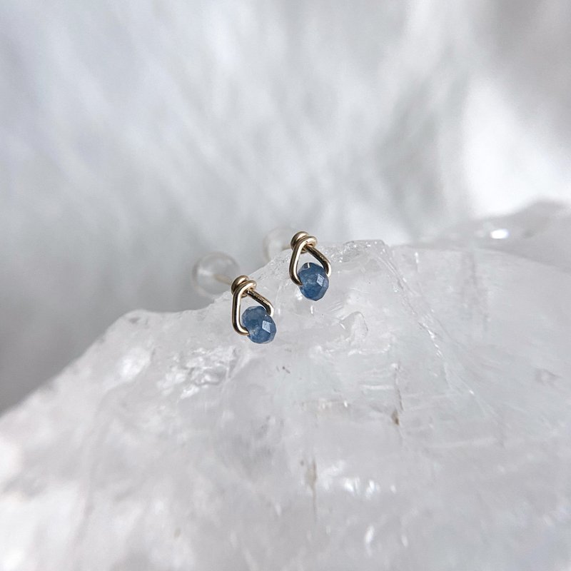 【小水滴】 迷你蓝玉髓 14kgf 包金小耳钉 - 耳环/耳夹 - 半宝石 蓝色