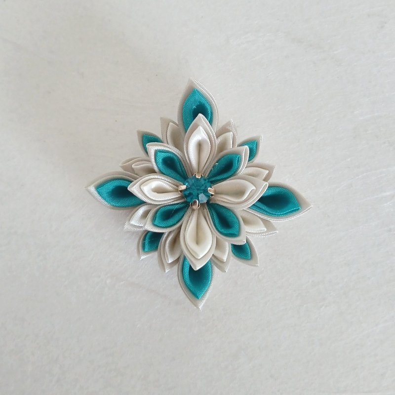 绽放的花朵 缀饰 星花 绿松石绿 Tsumami Zaiku - 胸针 - 棉．麻 绿色