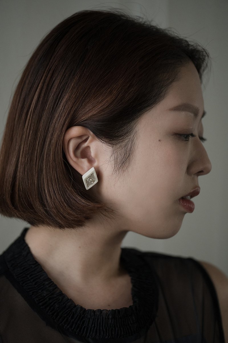 Tao│陶系列 - 小宝盒 - 菱形 - 耳环/耳夹 - 其他材质 白色