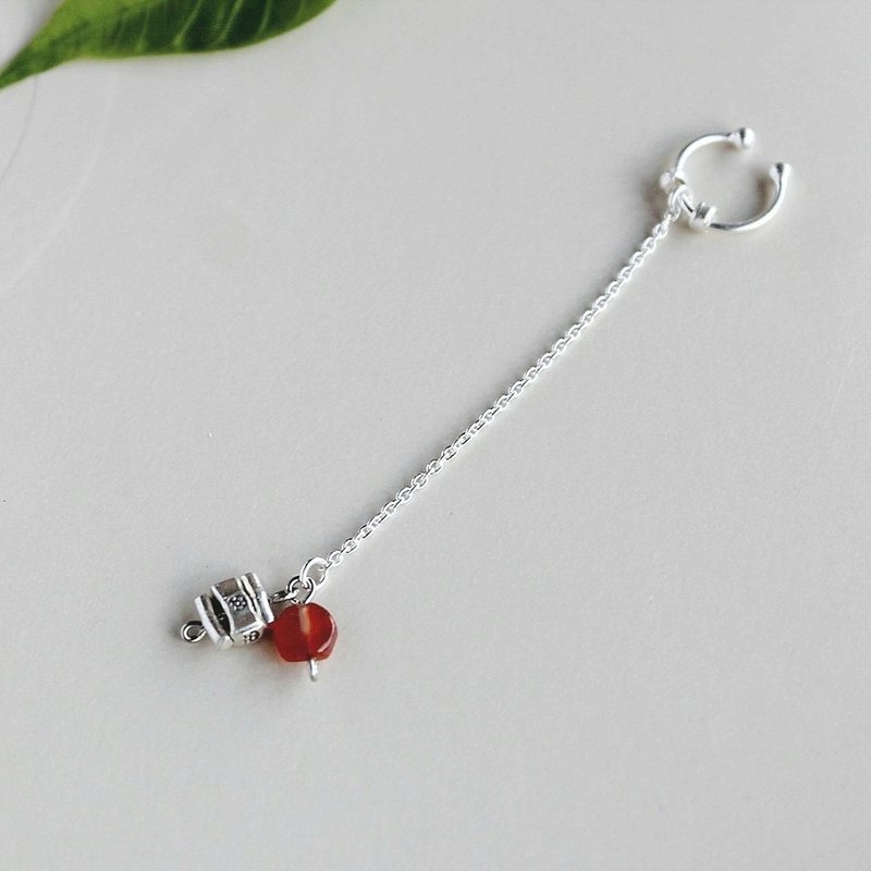 花痴 Karen银和一只红玉髓耳骨夹 - 耳环/耳夹 - 银 银色