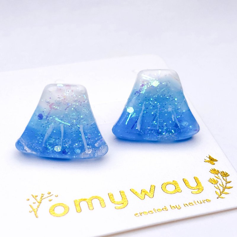 爱家作-OMYWAY冬天飘着大风雪的富士山耳环耳夹 - 耳环/耳夹 - 玻璃 白色