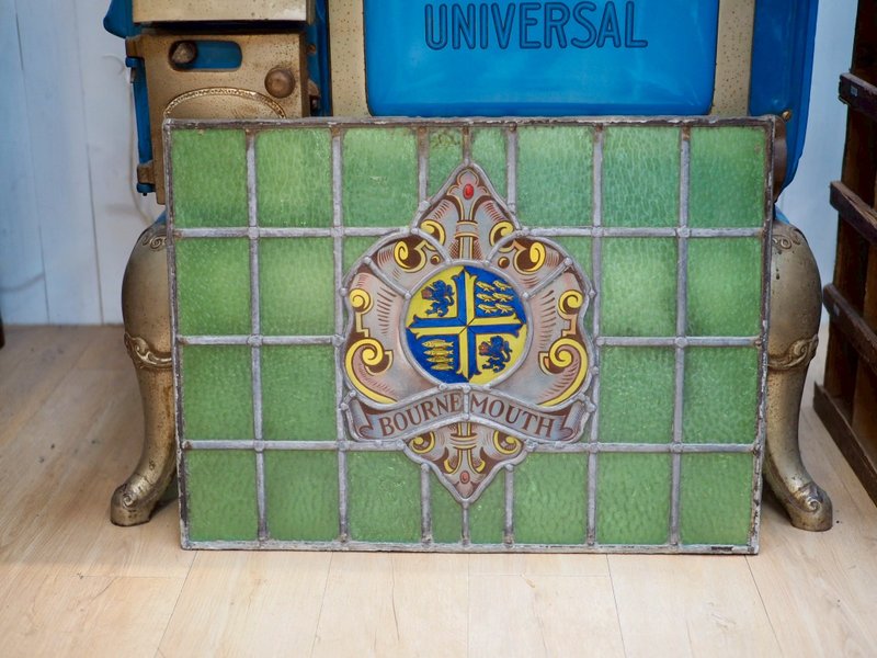 彩绘铅玻璃-英国 Bournemouth 的老城市徽章 - 收纳用品 - 玻璃 金色