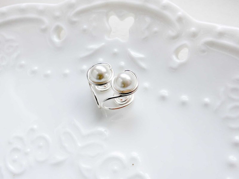 【小星球】白珍珠 夹式耳环 - 耳环/耳夹 - 宝石 白色