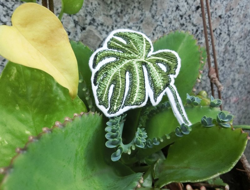 观叶 刺绣别针 /刺绣贴(1个) __ 植物、圣诞礼物、插画、包邮 - 徽章/别针 - 绣线 绿色