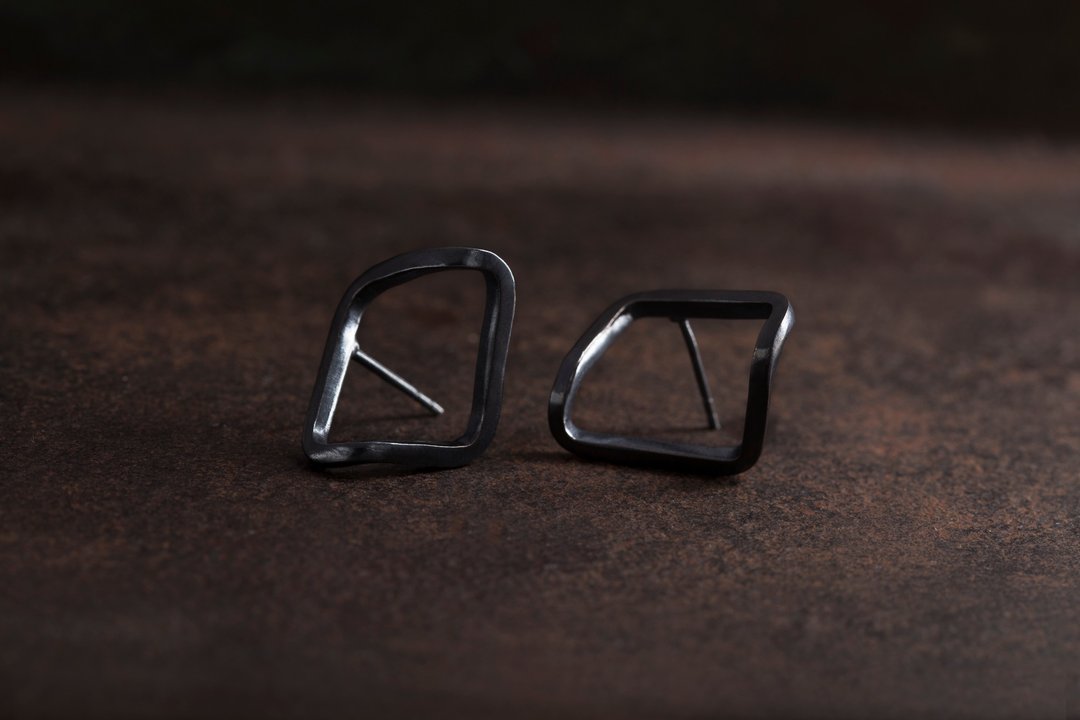 框折1号 纯银耳环 Edge Banding Earrings - 耳环/耳夹 - 纯银 黑色