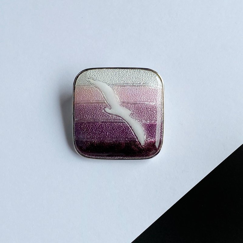 Seagull [Violet] Cloisonne brooch Pure silver foil cloisonne - 胸针 - 其他材质 紫色