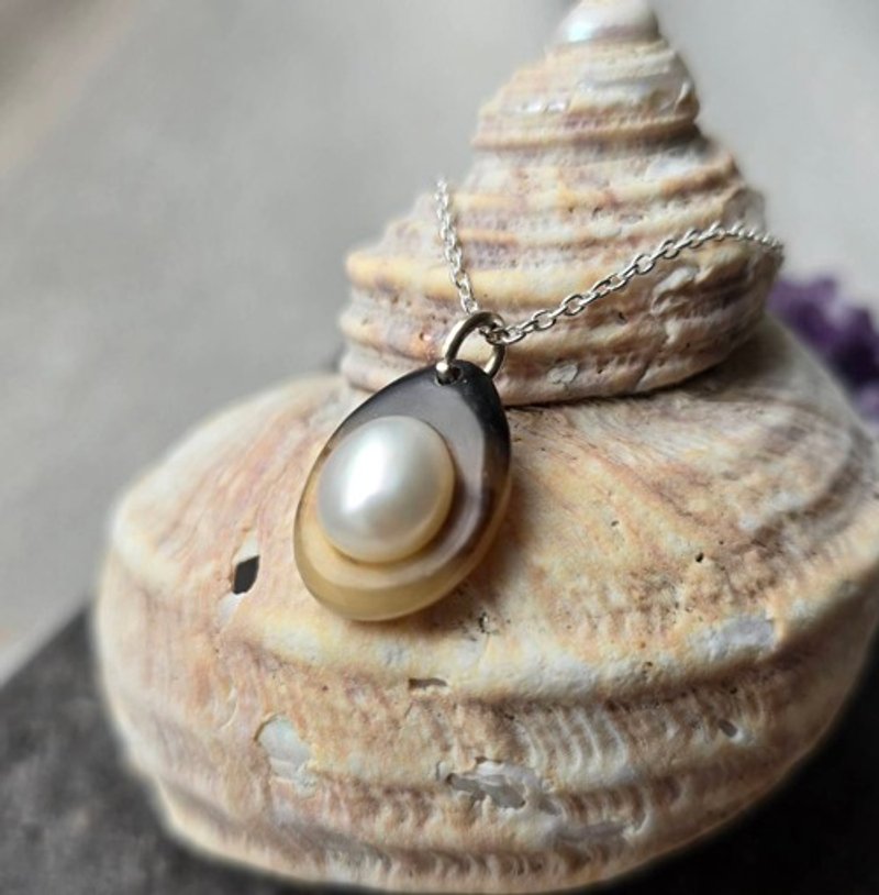 水牛角淡水珍珠项链 - 项链 - 宝石 