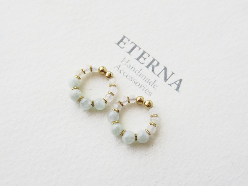 翡翠 Jadeite and Moonstone, tiny hoop earrings 夾式耳環 - 耳环/耳夹 - 玉石 绿色