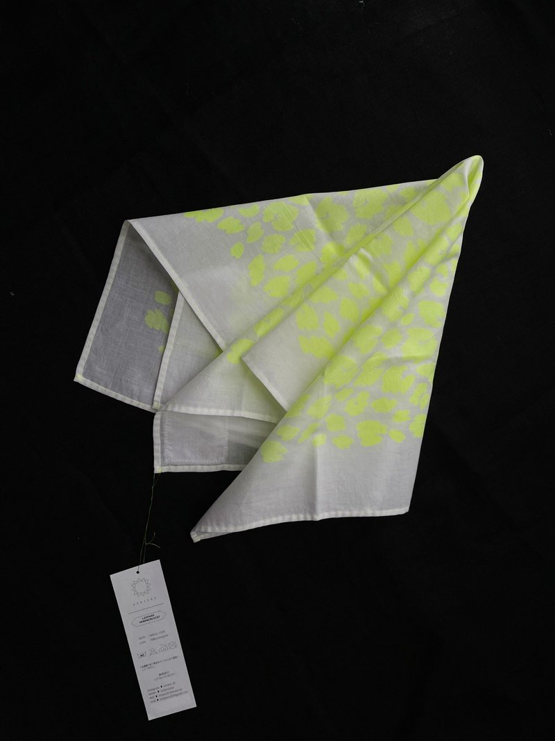 leopard handkerchief 　neon yellow - 丝巾 - 棉．麻 黄色