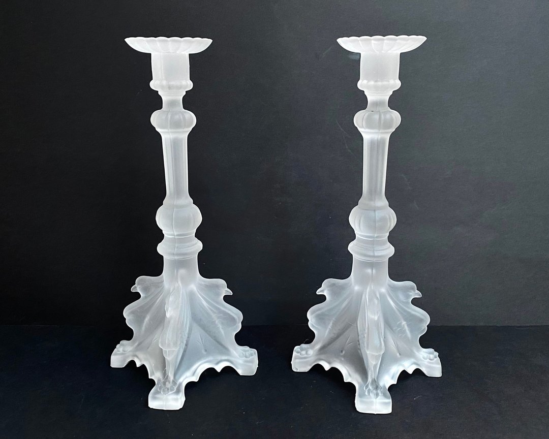 Lalique 风格复古磨砂玻璃烛台套装 2 件套 产自法国 约 20 世 - 蜡烛/烛台 - 玻璃 透明