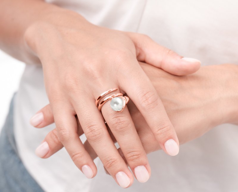 淡水珍珠925纯银戒指 螺旋环绕造型戒指 圆球宝石鸡尾酒厚版戒指 - 戒指 - 纯银 白色