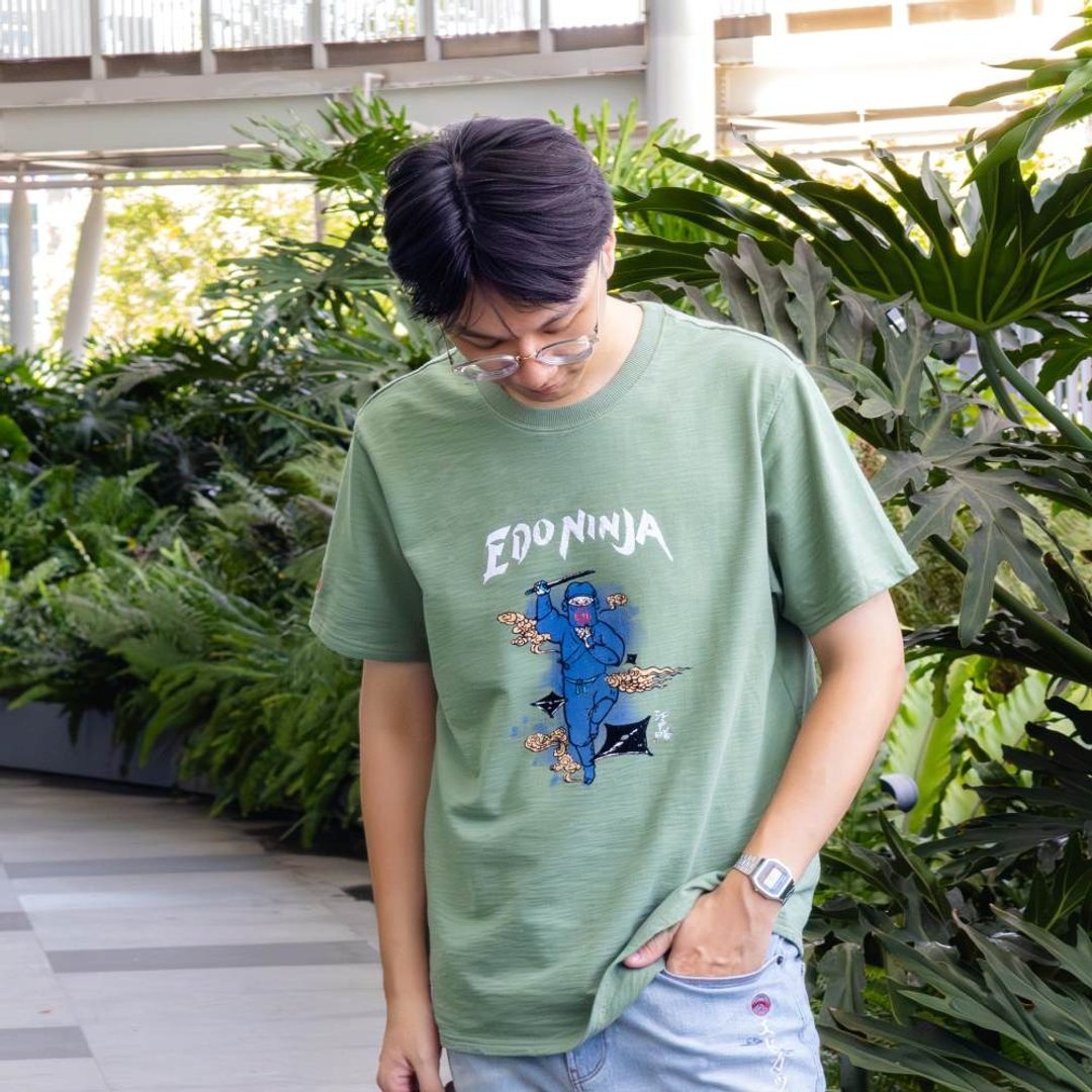 江户胜 日系 男装 忍者系列 伊贺忍者印花短袖T恤(灰绿色) #上衣 - 男装上衣/T 恤 - 棉 绿色