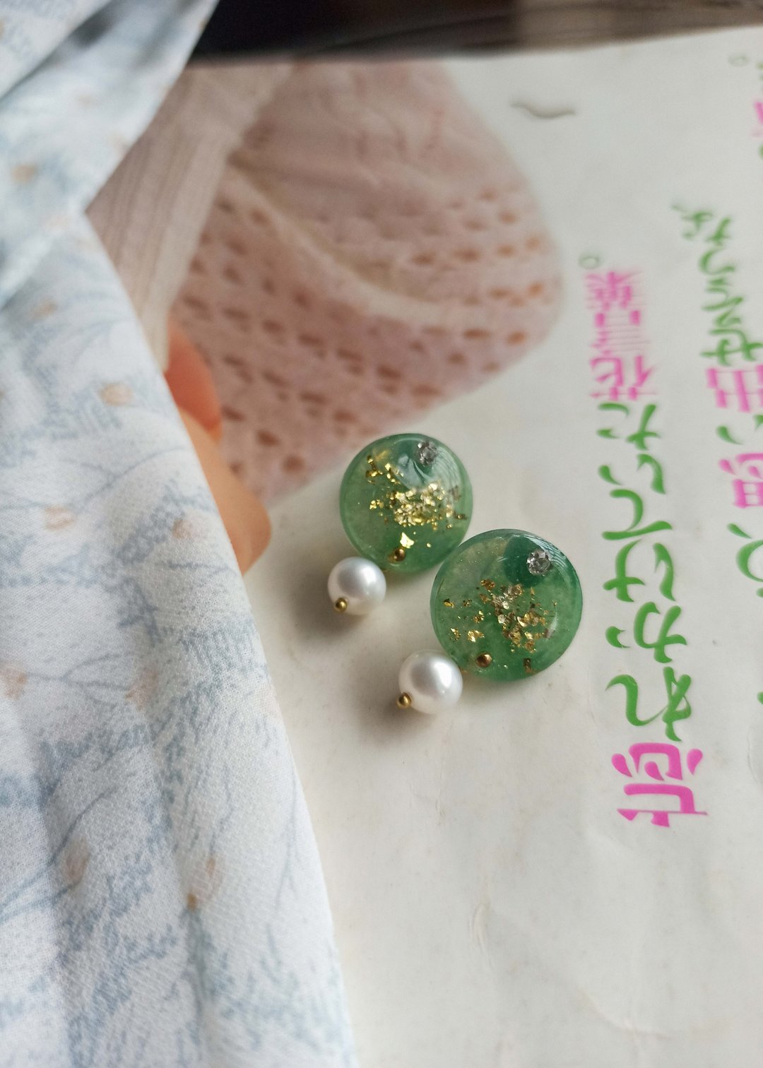 【限定】小圆珍珠耳环  手制树脂珠 锆石 /翠绿 - 耳环/耳夹 - 珍珠 绿色