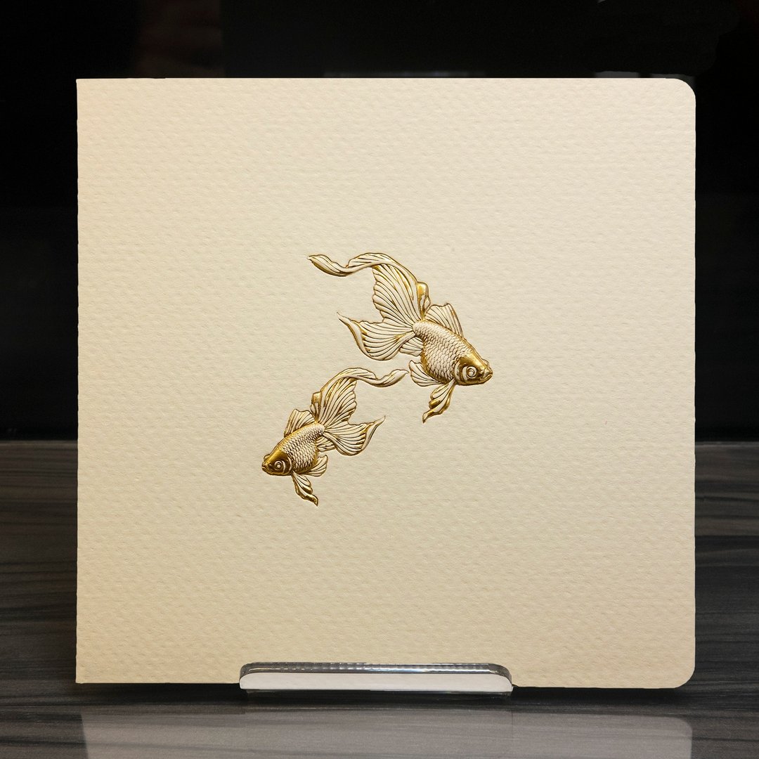 双鱼浮雕烫金万用卡 - 卡片/明信片 - 纸 白色