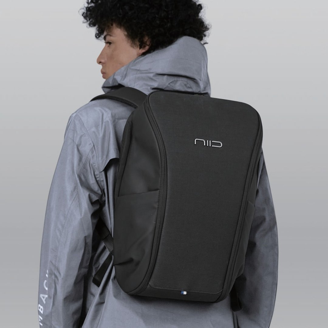 【NIID 官方直营】DECODE Backpack 一体成型 异次元后背包 - 纯黑 - 后背包/双肩包 - 防水材质 黑色