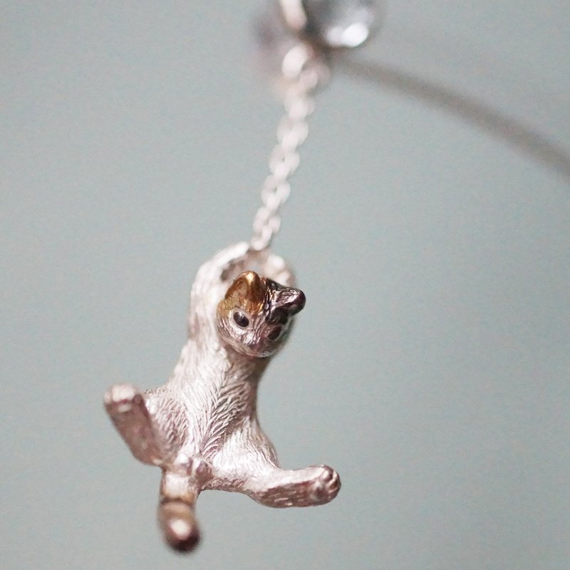 Balloons and flying calico pierced earrings One ear - 耳环/耳夹 - 半宝石 银色